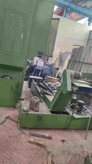 台湾油欣VL-220R数控立车，回转直径1000mm，车削直径800mm，车销高度800，发那科系统，伺服主轴，硬轨。带排箫器，精度一丝-3