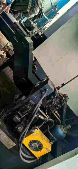沈阳VTC5060数控立车，​参数如下
床身回转直径:700mm
切削高度:600mm
切削直径:550mm
主轴转速：50-2000rpm
主电机功率：22-30kw
X轴行程：320mm
Z轴行程:600mm
机床外形尺寸:3700x2265x3050mm
机床重量:9040kg
出厂日期:2015年
系统:发那科oi-TD系统，高配驱动电机，伺服主轴，带排削器
18寸液压卡盘 8工位刀塔-2