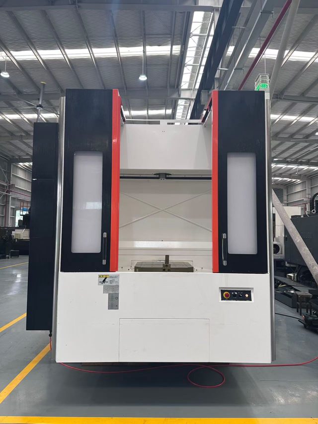 品牌：LG MAZAK双工位卧加
型号：HCN-6000IIL
年份：2018
系统：马扎克系统
主轴：BT50电主轴
主轴转速：10000rpm
刀库：43把链条式刀库
三轴行程：800/800/800mm
工作台：630*630
转台：一度一分
其他配置：带中心出水，后式排屑机，带日本大金油冷机