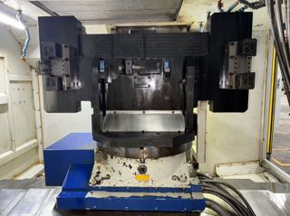 台湾东台TMH-400旋转工作台卧加
工作台:400*400
行程:510*510*510
BT40，8000转，30把刀
发那科0i-MF plus系统，主轴功率11kw
带中心出水，带排削机-6