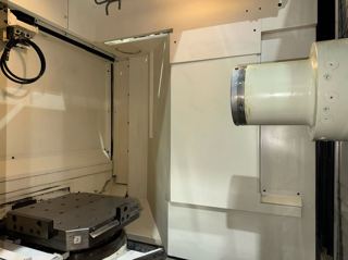 日本马扎克HCN-5000IIL双工位卧加
工作台:500*500，行程:730*730*800
BT40，40把刀，12000转
选配:中心出水，排削机，2013年产-3
