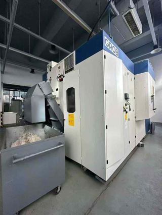 德国GROB格劳博[庆祝][庆祝][庆祝]
G550五轴加工中心
系统：西门子840D，双工位
三轴行程XY*Z:800x950x1020 mm，
A轴：-180/+60度、
B轴：360度、
主轴：HSKA63，
主轴转速16000rpm
刀库：50把
可满足高精度多角度加工需求。-6