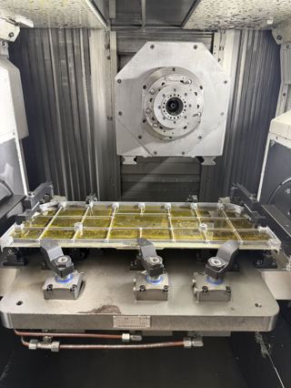 同款2️⃣台 马扎克卧加FF5000/40 L 2024年出厂
SMOOTH C控制系统，主轴HSK-A63，最高转速12000R，30把刀库
XYZ行程660*660*550，工作台500mm
带15kg中心出水，0.001分度/A转台，排屑机，油雾机，油水分离-7