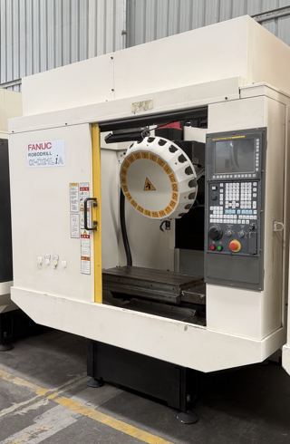 品牌:小黄机T700
型号:α-D21LiA
系统: FANUC Series 31i-MODEL B
主轴: 10000rpm  BT30
三轴行程:700×400×330mm
刀库:21把伺服刀库
日期:2016-3