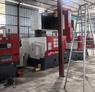 重型德丰2020桥式龙门加工中心，三轴行程2000*2000*1100，Fanuc MD系统，BT50主轴-8
