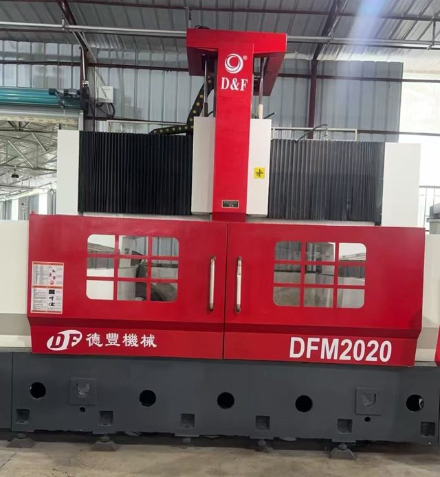 重型德丰2020桥式龙门加工中心，三轴行程2000*2000*1100，Fanuc MD系统，BT50主轴