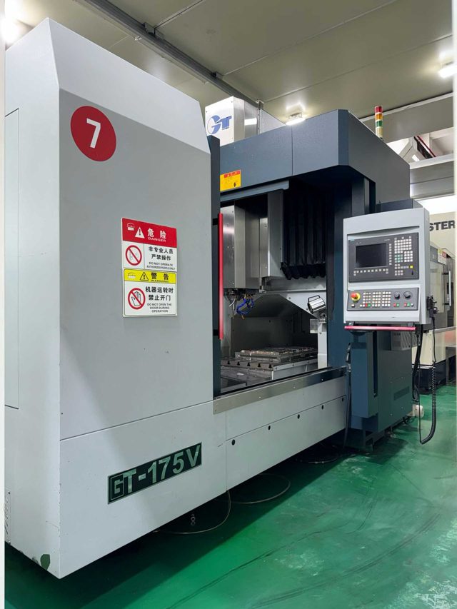 台湾新虎将GT-175V高速龙门加工中心/带刀库，行程1200*720*500工作台1200*720门宽1000门高700/HSK-A63主轴，24000转，西门子系统/三轴THK滚柱线轨，丝杆中空内冷/选配海德汉光栅尺，波龙对刀仪/2014年产/不改铭牌不翻新/在位使用中