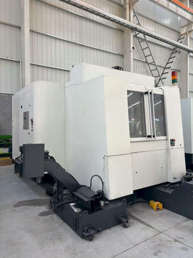 丽驰LH-500B卧式加工中心
控制器系統:FANUC 0i-MD
主轴锥孔BT50
工作台最大承重500kg
主轴电机功率15/18.5kW
工作台尺寸500*500mm
主轴转速6000r/min
最大行程X轴:700mm,Y轴:650mm,Z轴:650mm
刀库容量40把