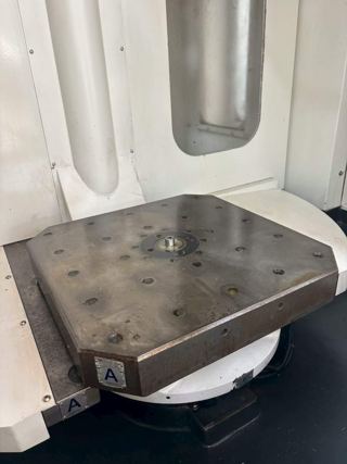 丽驰LH-500B卧式加工中心
控制器系統:FANUC 0i-MD
主轴锥孔BT50
工作台最大承重500kg
主轴电机功率15/18.5kW
工作台尺寸500*500mm
主轴转速6000r/min
最大行程X轴:700mm,Y轴:650mm,Z轴:650mm
刀库容量40把-2