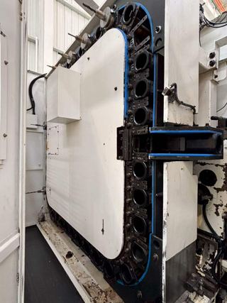 丽驰LH-500B卧式加工中心
控制器系統:FANUC 0i-MD
主轴锥孔BT50
工作台最大承重500kg
主轴电机功率15/18.5kW
工作台尺寸500*500mm
主轴转速6000r/min
最大行程X轴:700mm,Y轴:650mm,Z轴:650mm
刀库容量40把-6