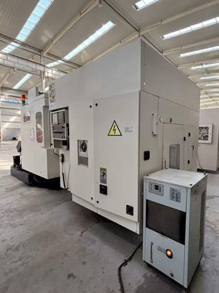 丽驰LH-500B卧式加工中心
控制器系統:FANUC 0i-MD
主轴锥孔BT50
工作台最大承重500kg
主轴电机功率15/18.5kW
工作台尺寸500*500mm
主轴转速6000r/min
最大行程X轴:700mm,Y轴:650mm,Z轴:650mm
刀库容量40把-7