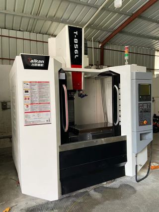 台群精机T-856L两线一硬加工中心同款2台，发那科oi–mf plus系统，台湾睿莹皮带主轴8000转，配双螺杆排削器，24T刀臂式刀库，精密模具/零件加工利器！2024年出厂安装少用-2
