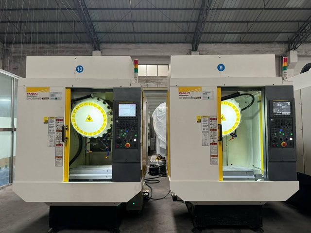 原厂2024年FANUC  D21MiB Plus[色][色][色]24000转，21T刀库，通电时间1000个小时左右，新机一般可遇不可求！只有4台，欲购新机的客户可考虑