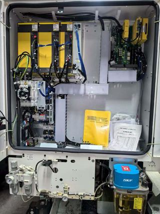 原厂2024年FANUC  D21MiB Plus[色][色][色]24000转，21T刀库，通电时间1000个小时左右，新机一般可遇不可求！只有4台，欲购新机的客户可考虑-6