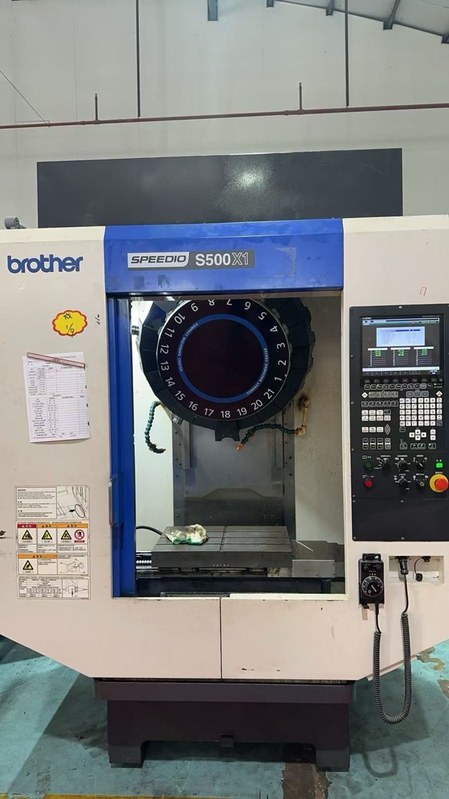 兄弟机s500x1原装进口版本，主轴27000高转速，21把私服刀库，2019年设备！