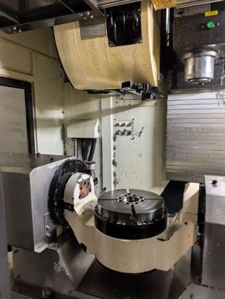 鸿天驰U380五轴机一台，新代220MA-5系统，BBT40主轴15000转，带刀库，支持五轴联动，带刀尖跟随-2