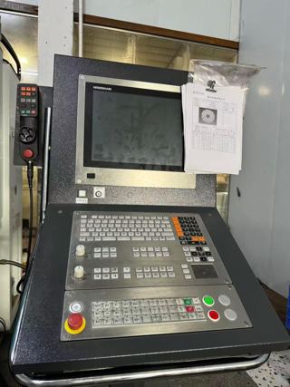 友嘉FEELER U-600 P五轴立式加工中心．23年12月份．主轴15000rpm．直线轴行程X 600．Y520．Z400 mm．盘面直径600 mm．24把刀库．配海德汉系统．-5