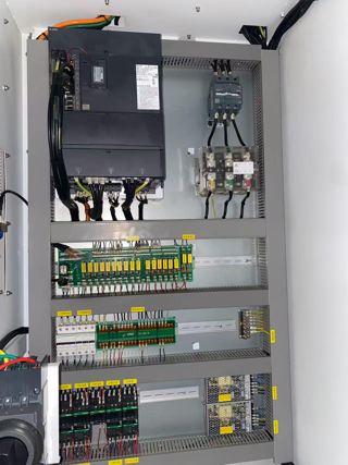 米威1380L两线一硬，新机标准，三菱M80V系统，大功率BT50皮带主轴8000转。Z轴带氮气配重平衡缸，24T刀臂式刀库。10MM丝杆螺距，模具/零件大板加工利器！-6