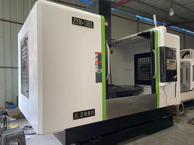 正佑ZYM-1380L两线一硬加工中心，三菱M80系统，台湾罗羿BT50主轴8000转，配备24位刀臂式刀库，X/Y轴50重型滚柱线轨，台正机身，机况精品！