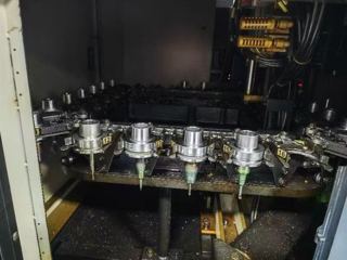 Makino V33
目前在工厂-8