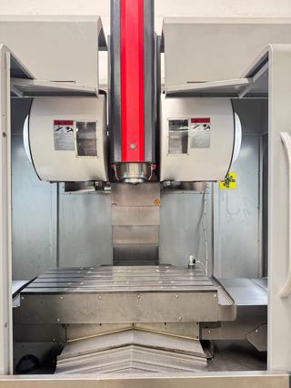 佳富M1166，双刀库，24年准新机。
BT40主轴12000转，48把刀库，
XZ重型6滑块，发那科MFplus系统，
内置双螺杆，外置龙头排削机，原版原漆。-5