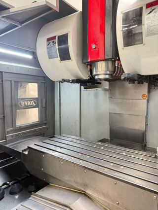 佳富M1166，双刀库，24年准新机。
BT40主轴12000转，48把刀库，
XZ重型6滑块，发那科MFplus系统，
内置双螺杆，外置龙头排削机，原版原漆。-4