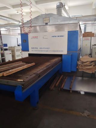 大簇激光切割机3015一台，双交换工作台-2
