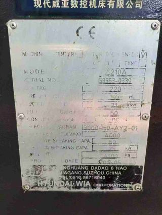 韩国威亚L210A数控斜车 2016年机器 带对刀仪
发那科系统，8寸液压卡盘，12工位私服液压刀塔，A2‑6主轴法兰，主轴通孔φ65mm，可过65mm棒料，床身最大回转直径：Φ550mm，滑板最大回转直径：Φ350mm，最大车削长度：410mm。-8