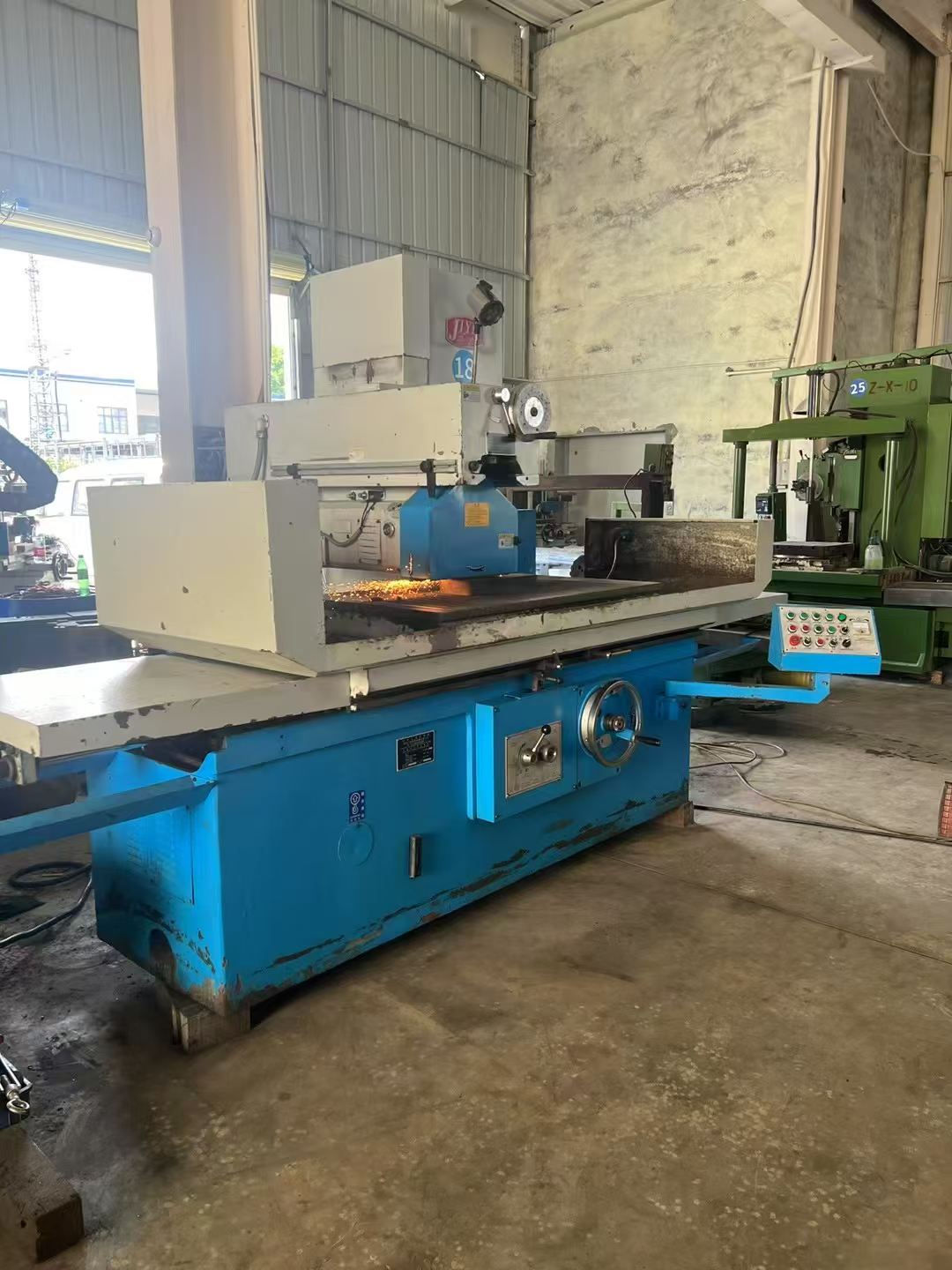 323，基业磨床M7170X1250一台，试机精度2丝内，机况良好，可以磨800宽工件，2022年产