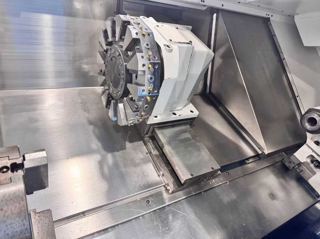 334，现货出售北一大隈LBR-370-e数控车床4台
OSP-P300LA-e大隈数控系统
配8寸卡盘电主轴最高转速4500rpm
主轴功率15/11kw
最大车削直径370mm
最大回转直径530mm
最大加工长度1000mm
主轴通孔52mm
工字式硬轨设计
X行程260快移速度20
Z行程1020快移速度25
12工位伺服刀塔，换刀速度0.1秒/分度
外形尺寸3310*1895*1925
重量6000Kg
试机精度一丝内
2023年出厂少用

LBR-370系列采用耐弯耐扭高刚性箱型斜床身设计，即使在强力切屑下也可以实现稳定的高精度加工，能满足各类高温合金、钛合金、耐热合金、不锈钢等特殊硬料的重切削和高精度加工
大功率电主轴设计消除了皮带和齿轮的振动，保证了加工精度和表面光洁度-5