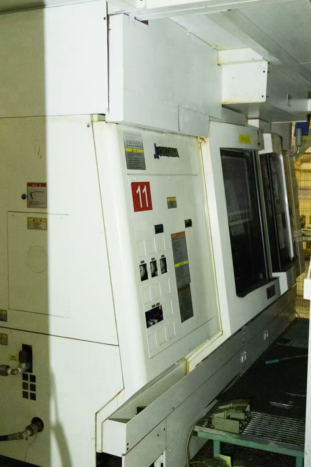 336，日本OKUMA 大隈斜轨车床
 型号：LU3000EX 2SC1000
大隈 SIMUL TURN 双刀塔双主轴数控车床
 主轴顶尖间距（最大加工长度）：1000mm（型号尾缀1000代表此参数）
床身上最大回转直径：φ580 mm
最大精加工切削直径：φ410 mm
X轴行程、Z轴行程：双刀塔结构，
主轴最高转速：5000rpm
标配OSP-P300LA数控系统，