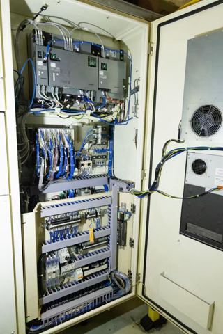 336，日本OKUMA 大隈斜轨车床
 型号：LU3000EX 2SC1000
大隈 SIMUL TURN 双刀塔双主轴数控车床
 主轴顶尖间距（最大加工长度）：1000mm（型号尾缀1000代表此参数）
床身上最大回转直径：φ580 mm
最大精加工切削直径：φ410 mm
X轴行程、Z轴行程：双刀塔结构，
主轴最高转速：5000rpm
标配OSP-P300LA数控系统，-8