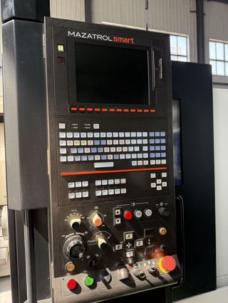 342，同款2️⃣台马扎克QSM300L/1250数控车床
MAZATROL smart系统
12工位刀塔（其中有一台带10寸卡盘）
带尾座，2016年出厂
棒料直径80mm，主轴通孔直径91mm
主轴转速4000rpm，主电机功率26 kW
X/Z轴行程:240×1314mm
最大回转直径720mm
最大车削直径420mm
最大加工长度1282mm-3