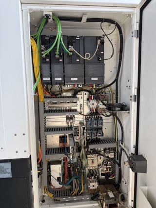 342，同款2️⃣台马扎克QSM300L/1250数控车床
MAZATROL smart系统
12工位刀塔（其中有一台带10寸卡盘）
带尾座，2016年出厂
棒料直径80mm，主轴通孔直径91mm
主轴转速4000rpm，主电机功率26 kW
X/Z轴行程:240×1314mm
最大回转直径720mm
最大车削直径420mm
最大加工长度1282mm-7