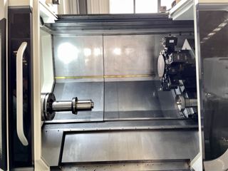 344，德玛吉CTX beta1250车铣复合
2017年电主轴，带Y轴，2支动力头，探头，尾座，排屑机；
最大回转直径700
最大切削直径410
带尾座的最大工件长度(可加工长度）1,300
主轴(标配)ISM 102
内置主轴电机(ISM)带C轴(0.001°) 4,000
刀塔刀座，基于VDI/DIN 69880  12*VDI 40+6 Blocktool
动力刀数量/最高转速12/4,000
刀塔滑座(上刀塔）
X/Y/Z 300/±60/1,300
机床重量7,650kg
配备 SIEMENS 和ShopTurn 3G数控系统的 CELOS：21.5" ERGOlineControl 多点触控面板-4