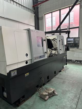345，台湾大隈GENOS L400II-e数控车床
10寸卡盘、8工位，3000 转
带尾座跟一个中心架
XZ行程：230*1140mm
最大加工直径：410mm
最大工件长度：1100mm
床身回转直径：520mm
主轴通孔直径：80mm
控制系统：OSP-P300LA-e
2019年出厂-1