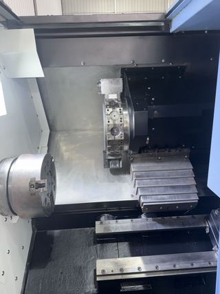 346，韩国斗山LYNX235MII车铣复合，同款2⃣️台
XZ行程：370*735mm，选配6000转
10寸卡盘、12工位，带一个动力头
最大车削直径：435mm
最大车削长度：650mm
主轴通孔：72mm
发那科Series Plus系统，2021年出厂-3