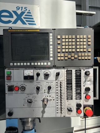 349，日本OM VTLEX915立式数控车床
 同款4台，双工位，带光栅尺
2014年出，16把刀
FANUC31i-MODEL B系统
XZ行程：2300*800mm
最大回转直径：1250mm
车削直径：1000mm
最大车削外径1000mm
最大加工高度800mm
工作台直径915mm，工作台承载能力1500kg
主轴最大扭矩5370nm
最大车削力25000N
主轴传动方式为带传动，导轨类型为硬轨
外形尺寸5200×6000×4000mm-3