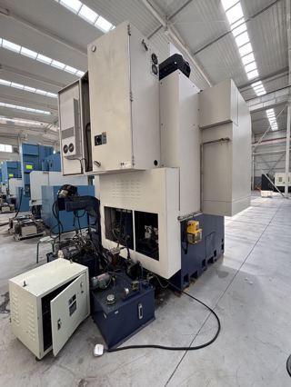 350，台湾荣田VL-86C高速数控立车
FANUC Series 0i-TF系统
工作台直径：600mm，24寸液压卡盘
最大旋径：950mm
最大切削径：900mm
最大切削高度：650mm
最大加工物重量：2,000 公斤
主轴转速：5-600高，低二档，二段变
滑枕刀座面至工作台面高度：1175mm,12把刀库
两硬轨，高刚性箱型结构
出厂日期：2016年10月
适合大型盘类/环类零件重切削，成色新、精度稳定-7